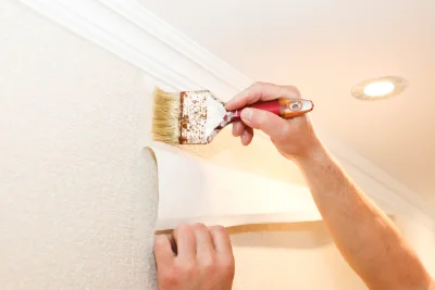 Pose de papier peint à Avezan — revêtements muraux et toiles de verre